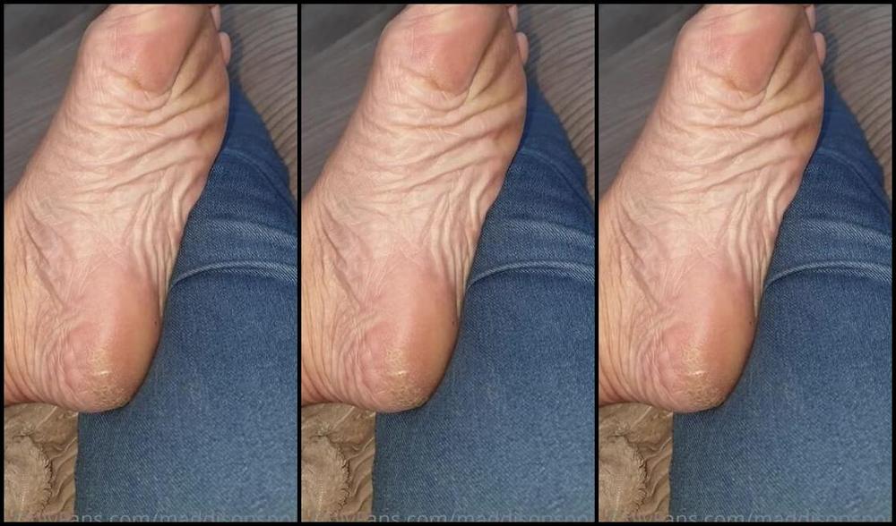 Maddison Spoilt Nicknamed Maddisonspoilt Onlyfans What Would You Do If You Were On The Sofa With