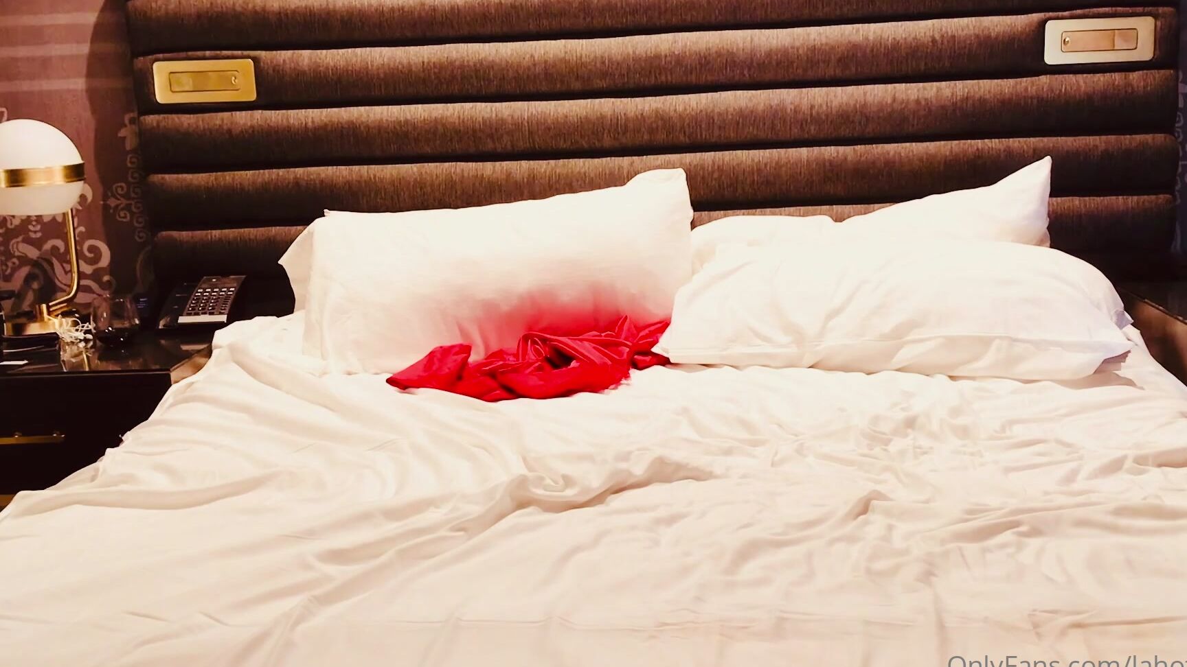 Lahotwife The Final Footage From The Foot Of The Bed I Ve Been Chatting With A Hopsonxxx For Wh