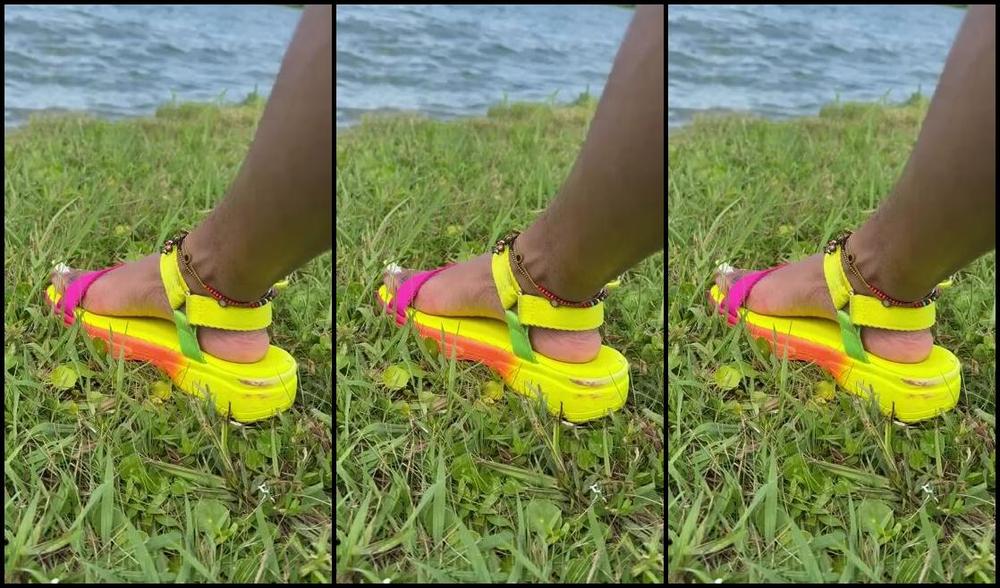 Zafeetllc Onlyfans Park Feet Take A Longggg Walk With Me 3