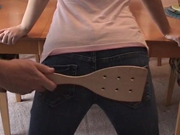 Skylar, SD, amateurspankings AS Skylar Gets The Spatula Clips4Sale