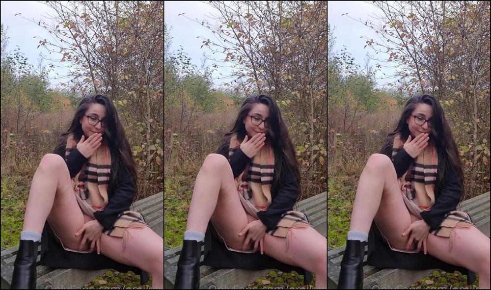 emilyhill-18-11-2021-2278107948-ever-had-a-park-bench-fantasy-well-i-have-lemme-know-if-you-enjoy-this-type-of-vid