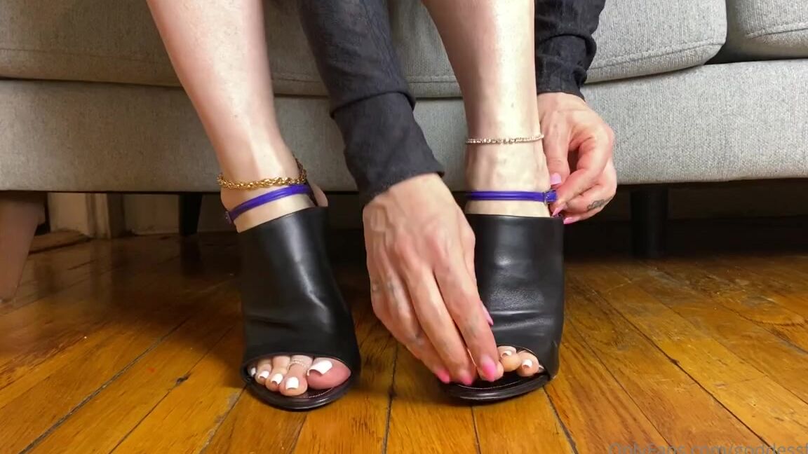 Fendi Feet Aka Goddessfendi Onlyfans Video 853P