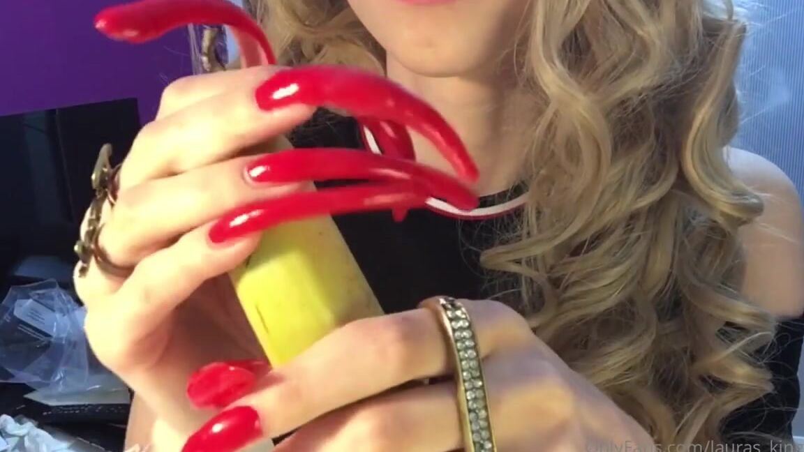 Lalalaura Nicknamed Lauras Kingdom 02 11 2023 Onlyfans Video Christinas Long Red Nails Vs Banana