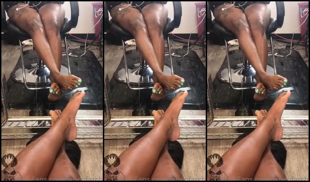 Janeofarchs Onlyfans Im Into Public Play Baby Come Play With