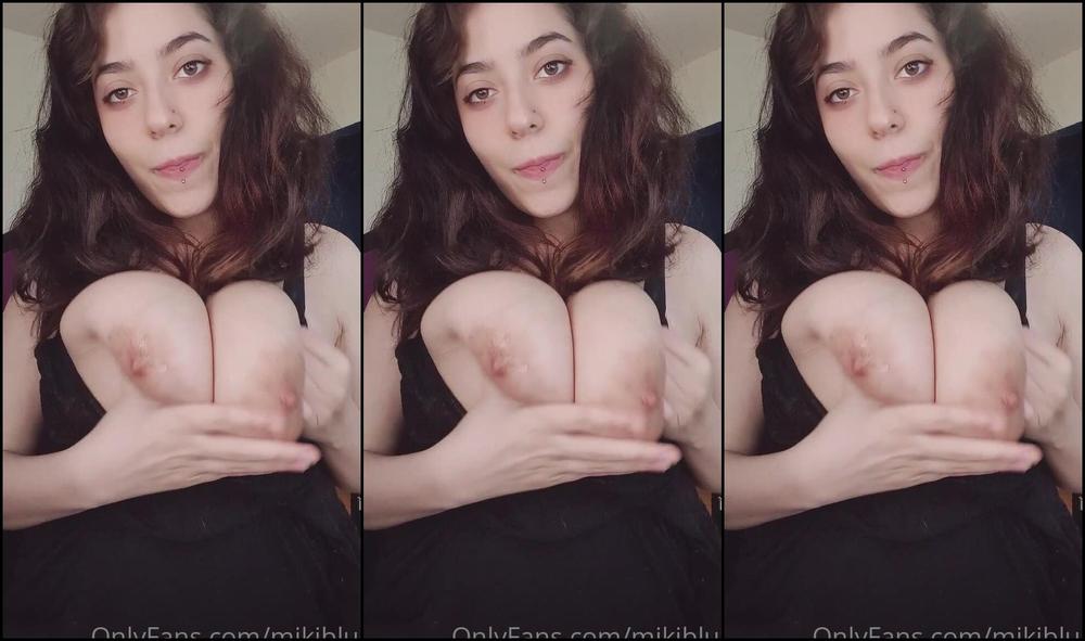 Mikiblue Hey Look At My New Bra