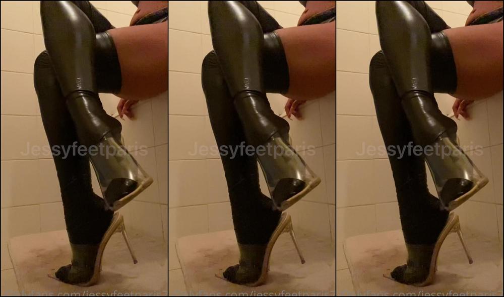 Jessyfeetparis Tu Attendais Cette Petite Vid O Sexy Dans Ma Salle De Bain Le Matin Av