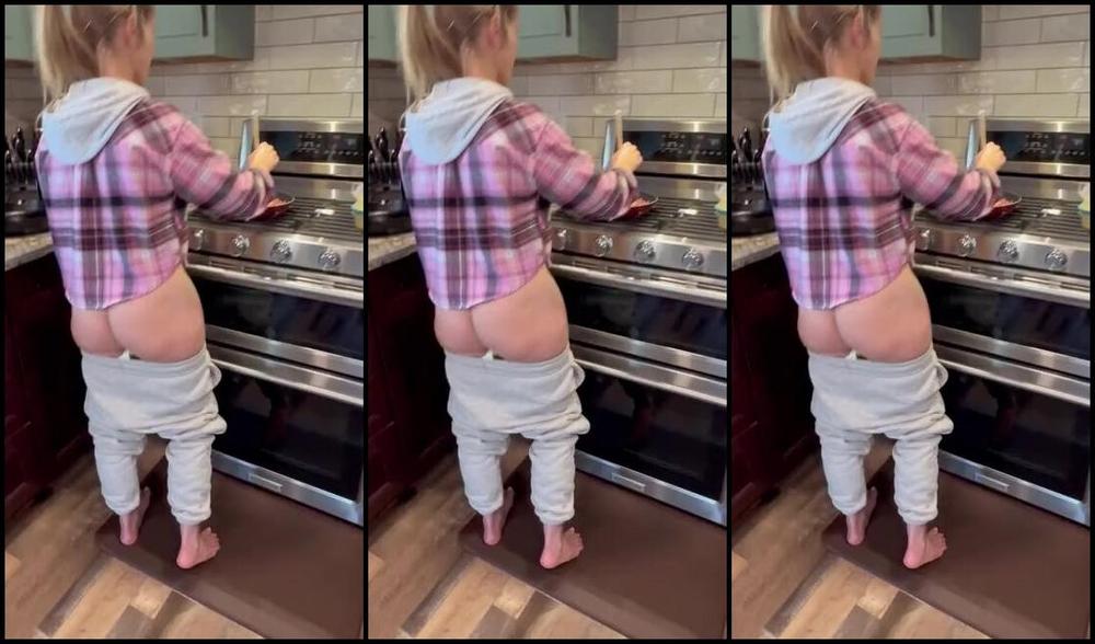 Claire Irons Nicknamed Claireirons Onlyfans Thanksgiving Prep By Claire Irons Have A Safe And Happy Thanksgiving