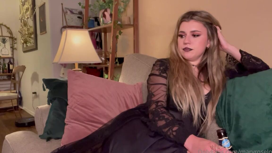 Mary Rose Love Nicknamed Maryroselove69 Onlyfans Goth