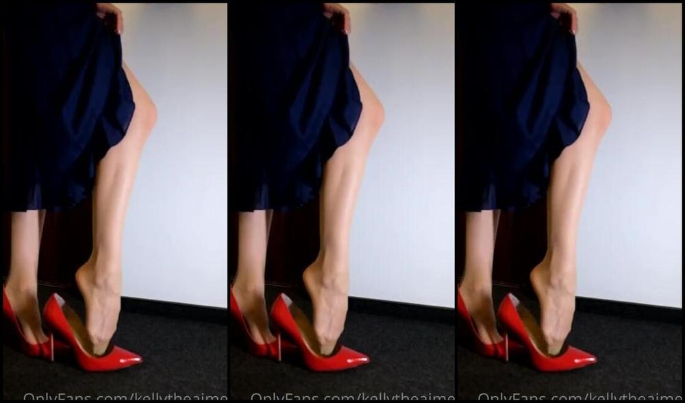 Aimee Kelly Aka Kellytheaimee Onlyfans Smooth Legs For You To Kiss