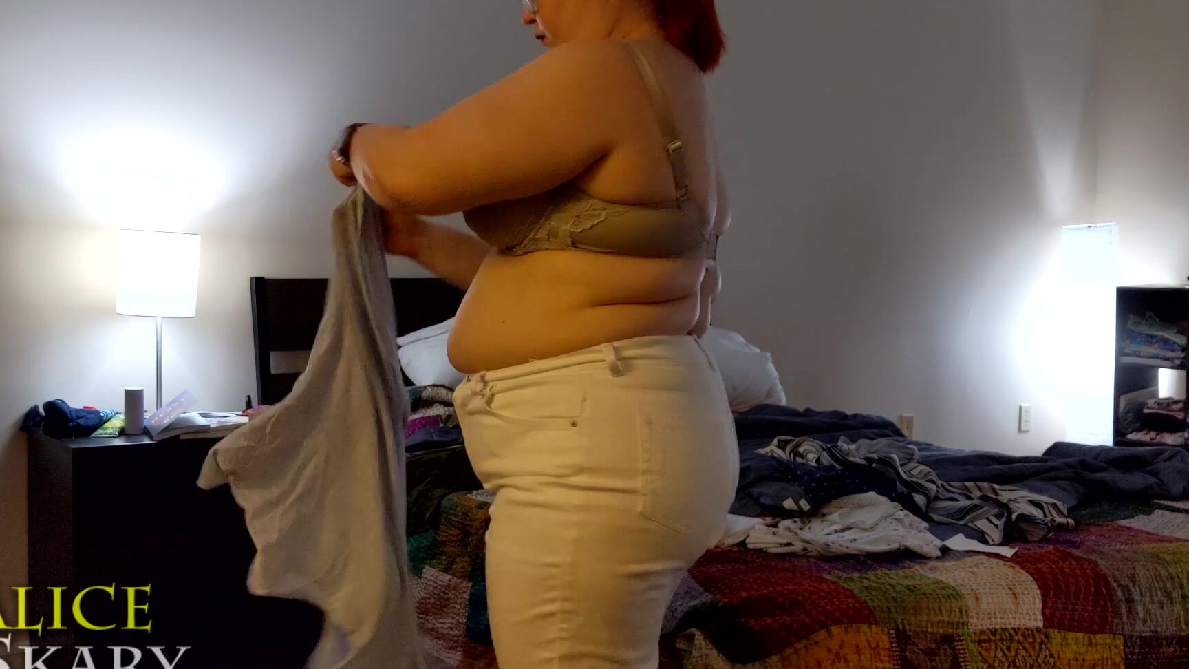 Aliceskary Trying On Dress Shirts