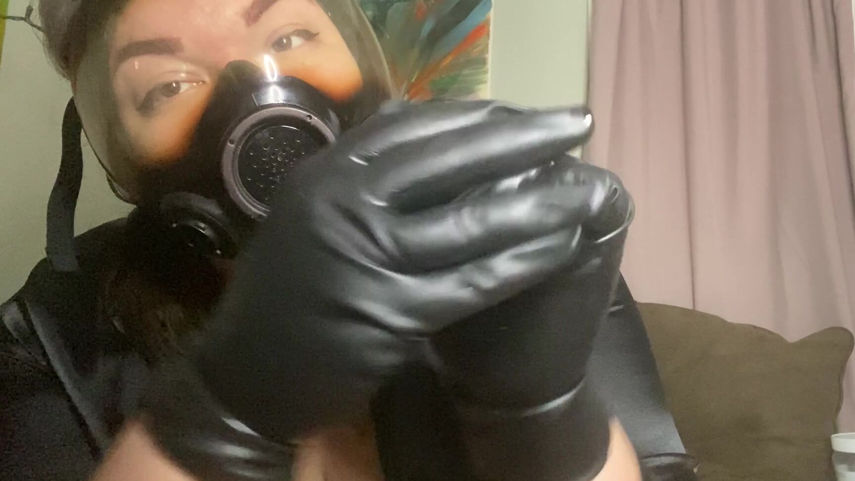 Rubberfoxx Gas Masked Glove Lovin