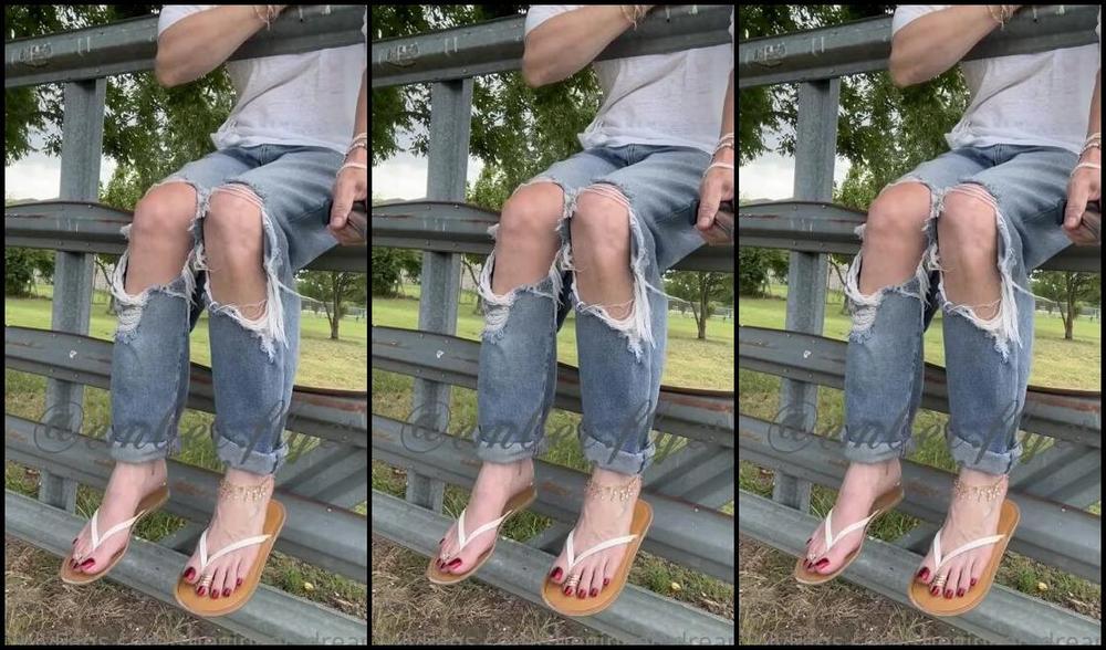 Thegingerdream Nicknamed Theginger Dream Onlyfans Outside On The Farm Gate