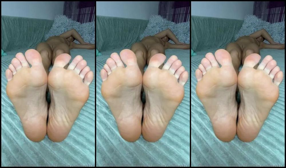 Froggeevip Onlyfans Just Chillin There