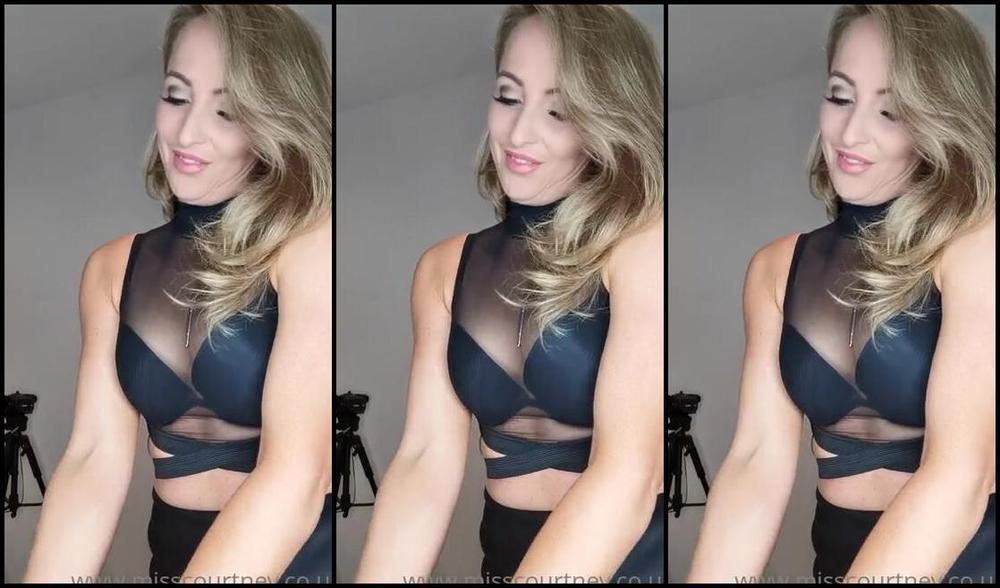 Misscourtneym Onlyfans I Love Gloves I Can Never Have Enoughp