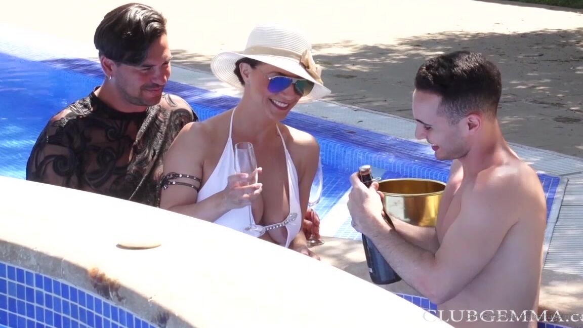 Roberta Gemma Onlyfans L Estate Del Clubgemma Non Vi Ha Abbandonato E Il Caldo Ritorna Nelle Vostr Video