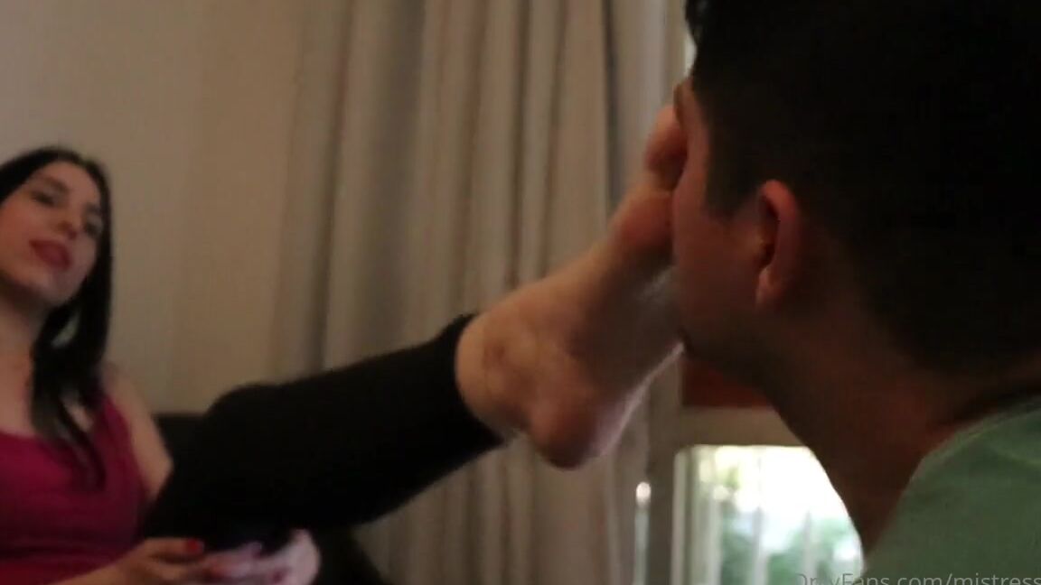 Mistressnara Onlyfans Me And My Friends Prii Feet And Daniitrix Sweated A Lot At The Gym Training Arriving At Danis Ho