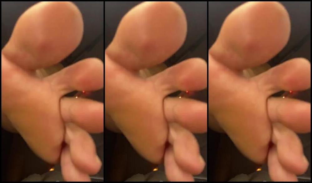 Goddessnutty2 Onlyfans I Am A Giant You Are Under My Feet And You Will Only Listen To My Commands