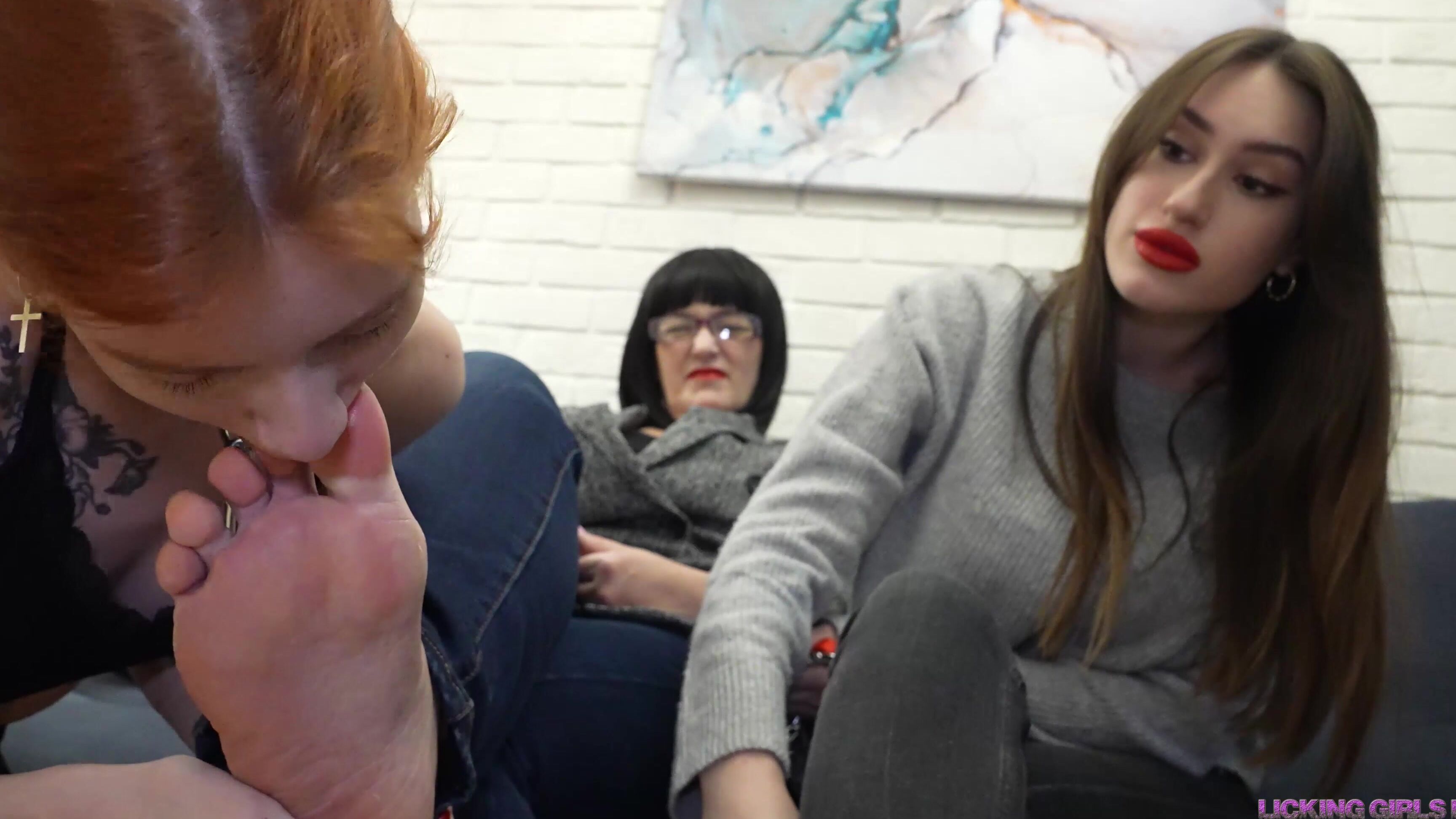 Licking Girls Feet Angela And Sarah Gift For My Step Mom 4K