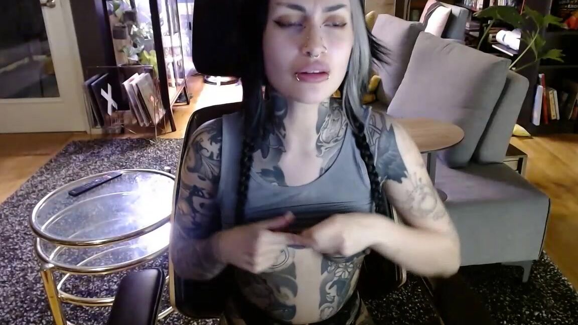 Suicidegirls Stream Started At Am Cum Chill With Weirdo Addox Main Page Www Onlyf