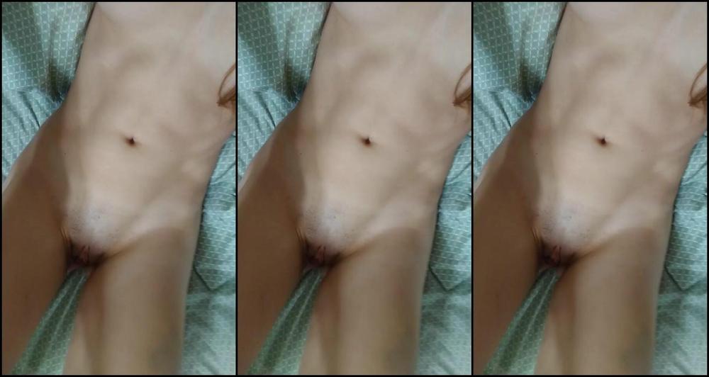 Vieramayxxx Toying My Pussy In Bed Grey Panties