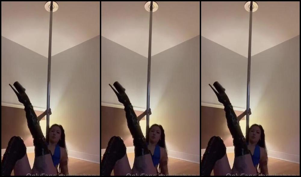 Habadomina Onlyfans Let Me Put You In A Trance With My Long Legs And Strength 2