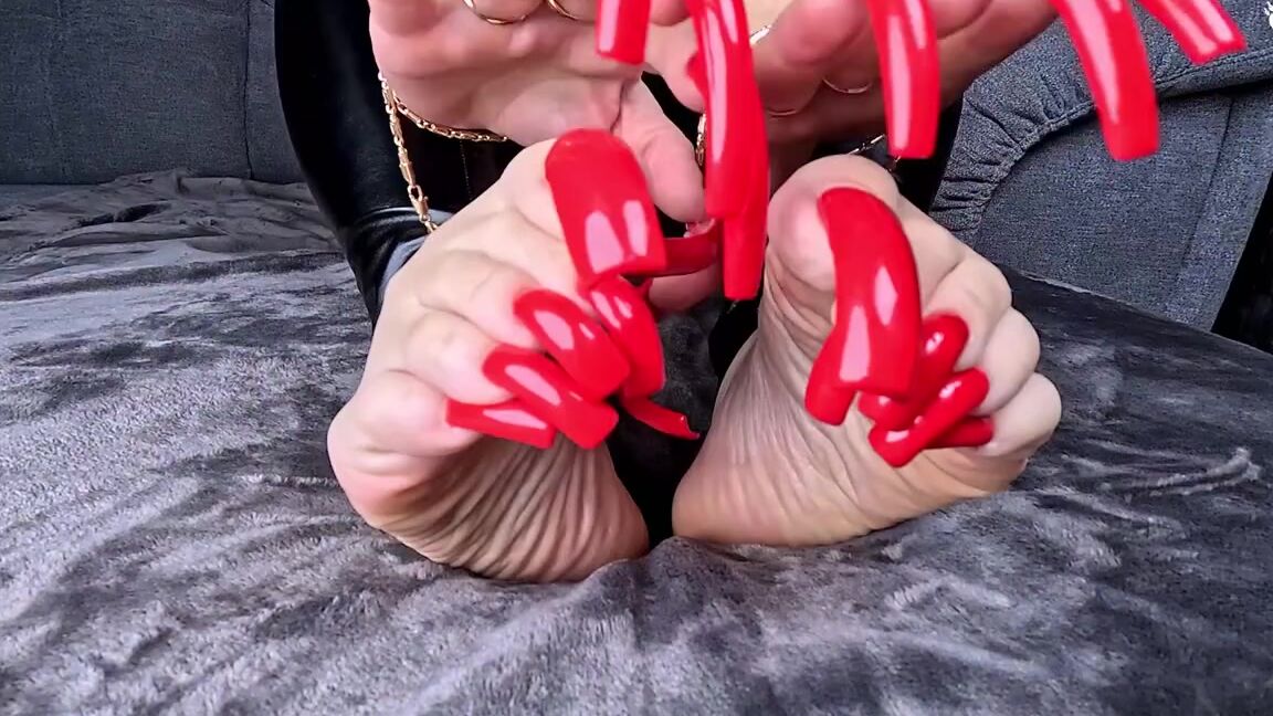 Lora Long Nails Nicknamed Loralongnails Onlyfans Ultra Red Long Nails Black Leggings