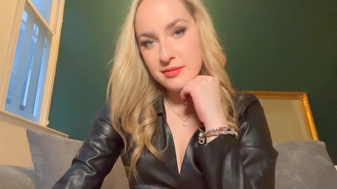 God Scarlette Nicknamed Godscarlette Findom 11 29 2023 Onlyfans Video Youre Such A Sucker For A Beautiful Face