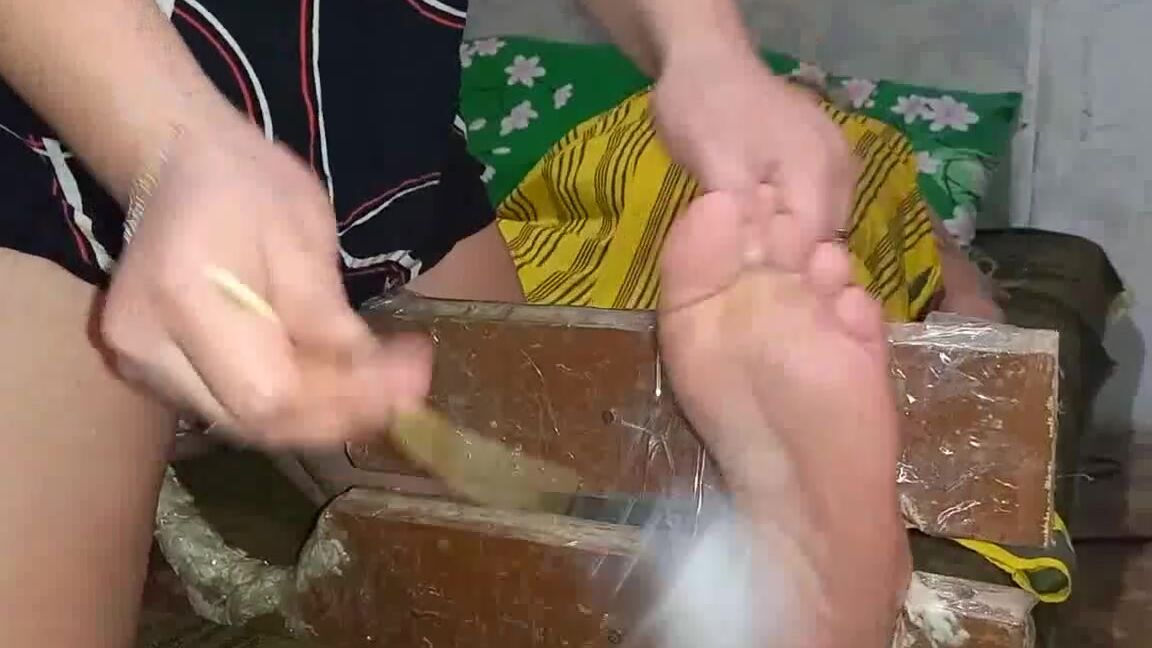 Appetizing Crumpet Worshiping And Tickling Male Feet Wmv 1280720 Hdp