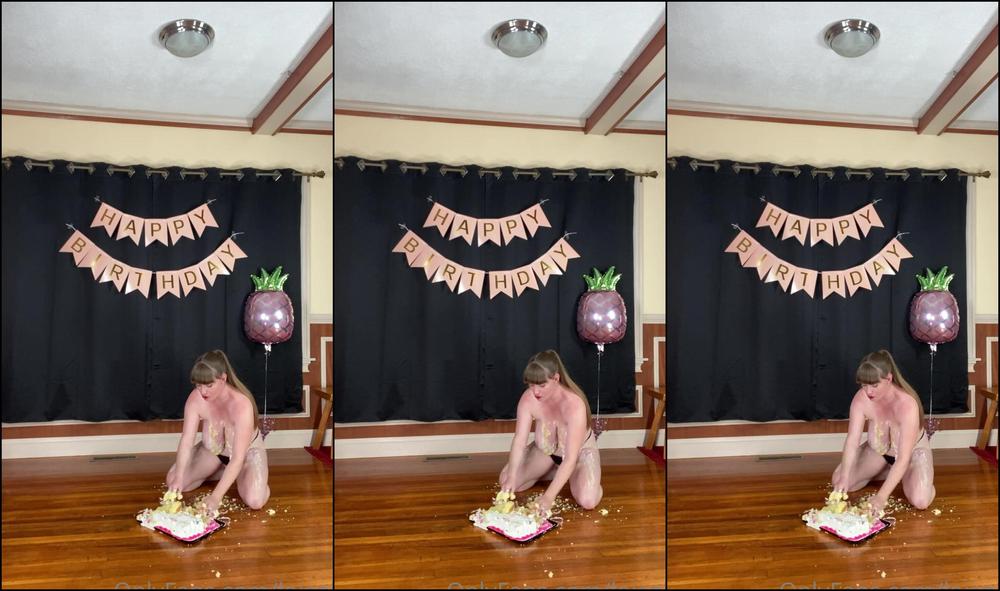 Loisplz Omg I Can T Believe I Forgot To Post This Throwback To My Th Birthday Photoshoot With