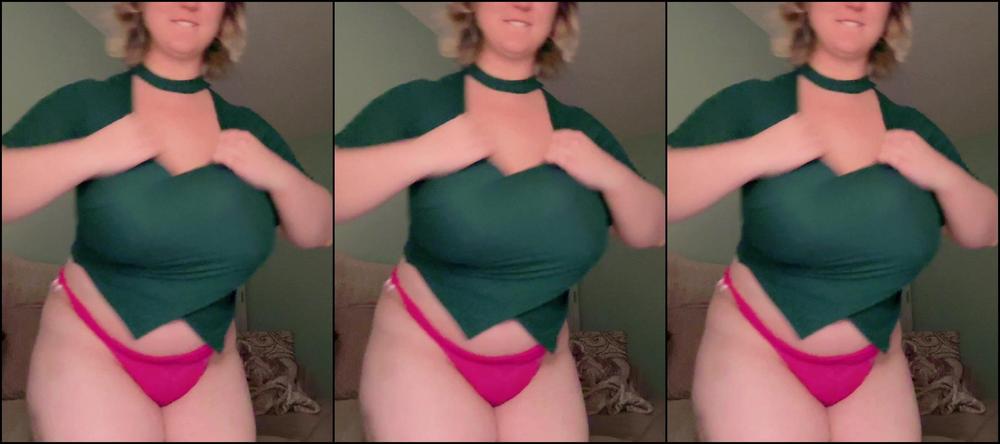 Hunnythorne 2968473428 08 05 2023 Hee Shhhhh Spending The Night With Family And Giving You A Quick Flash While They Re In