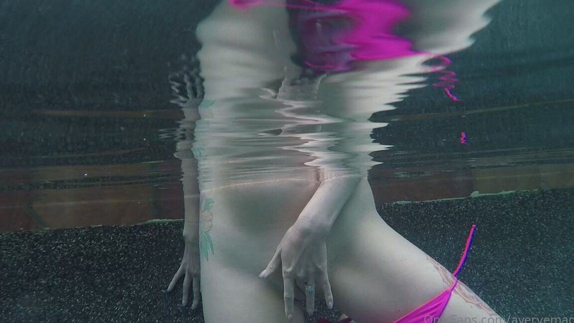 Averyemadison 3338053692 06 02 2024 Playing With Myself In The Pool