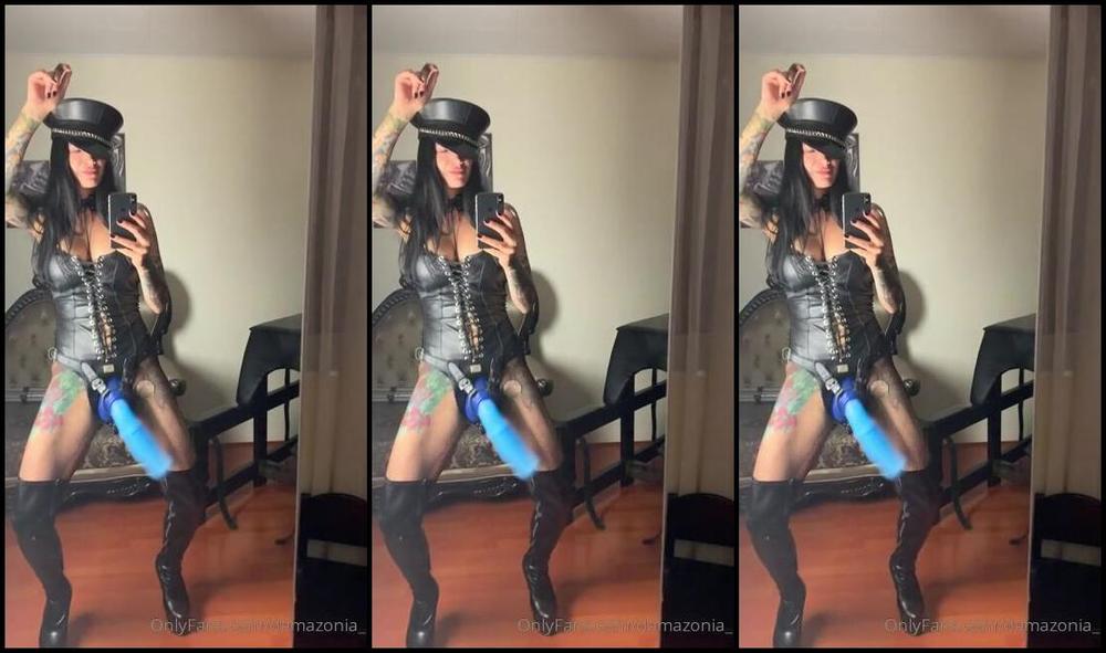 Mistress Damazonia Me Dancing To Britney Spears In Leath