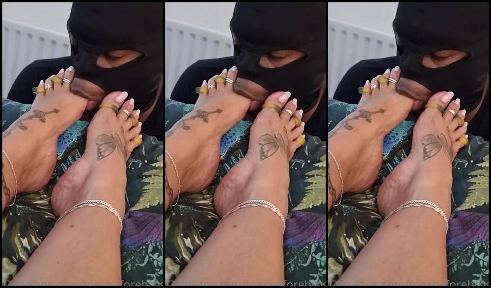 Toesbeforebros Onlyfans Eating Haribo Rings Off Of Madsoles 1 Toes