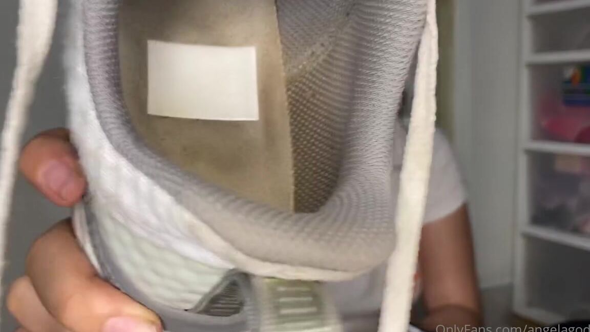 Goddess Angela Aka Goddessangelamx Onlyfans Pov I M Your Gym Partner And I Make You Smell My Sweaty Feet After Working Out