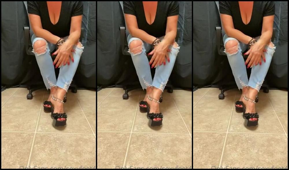 Sexyfeet47 Onlyfans Good Morning Happy Humpday Boys Perfect Day To Tease You With My Sexy High Wedges N High Arches