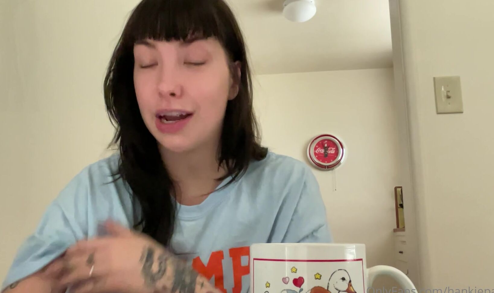 Hankiepankie Drink Ur Morning Tea And Chat With Me Answering Invasive Questions Comment If