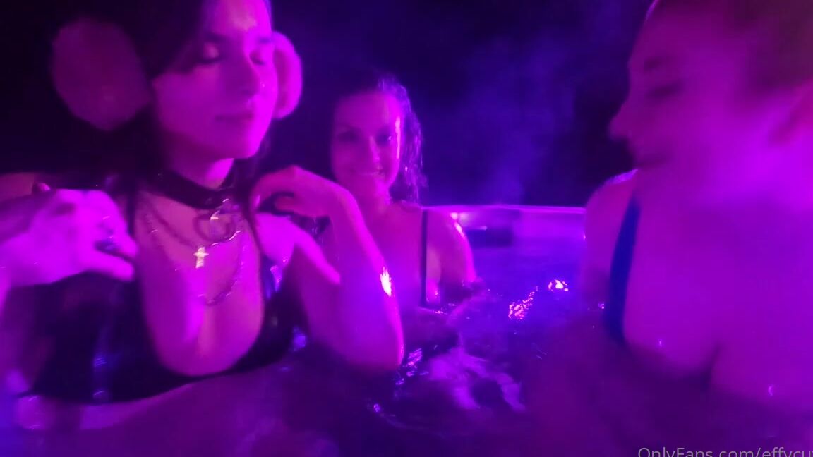 Effycutiexx Underwater Hot Tub Pussies Titties Just Hits Different Bronwin Quinnfinite Isla Mo