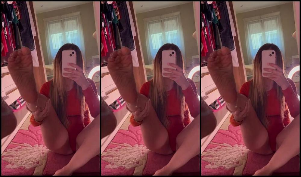 Simply Milena Nicknamed Simplymilena Onlyfans The Weekend Is Just Around The Corner Happy Friday