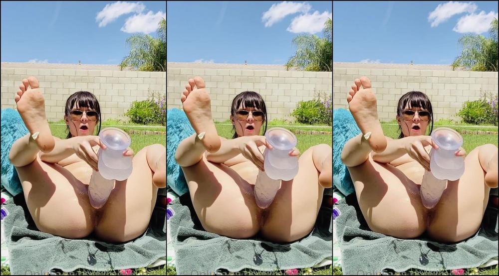 Mollyxmayhem Just Getting My Vitamin D Outside Big Dildo Stretching Video