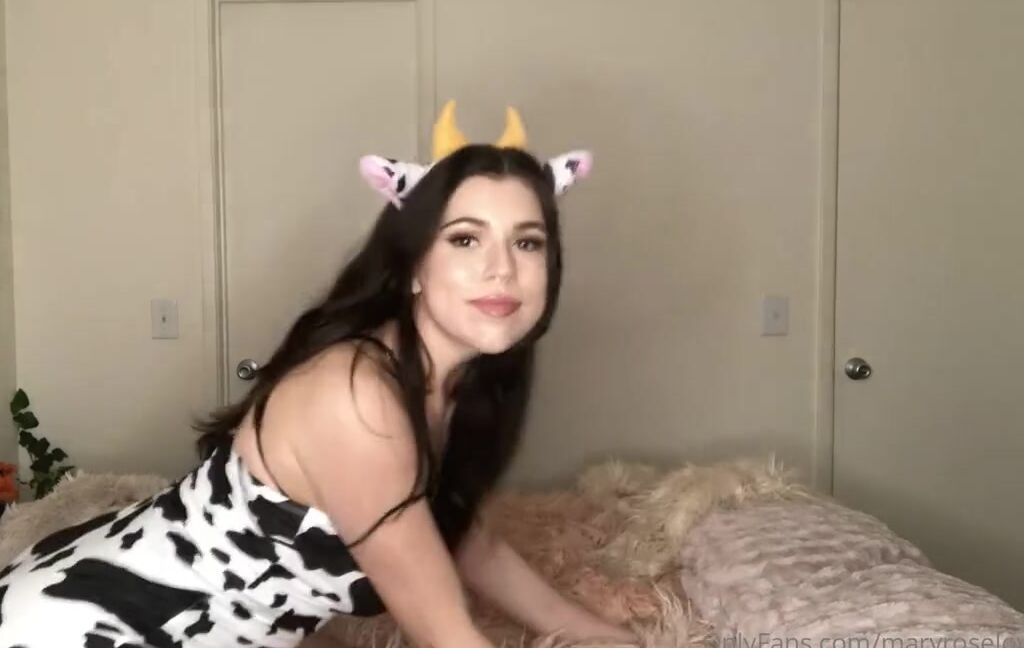 Mary Rose Love Nicknamed Maryroselove69 Onlyfans Bitch I M A Cow I Found It Kind Of Hard To Dance And Burp At The