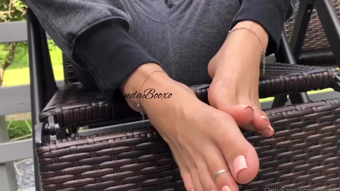 Lindabooxo Onlyfans My Mans Love Recording My Feet And Stuffp