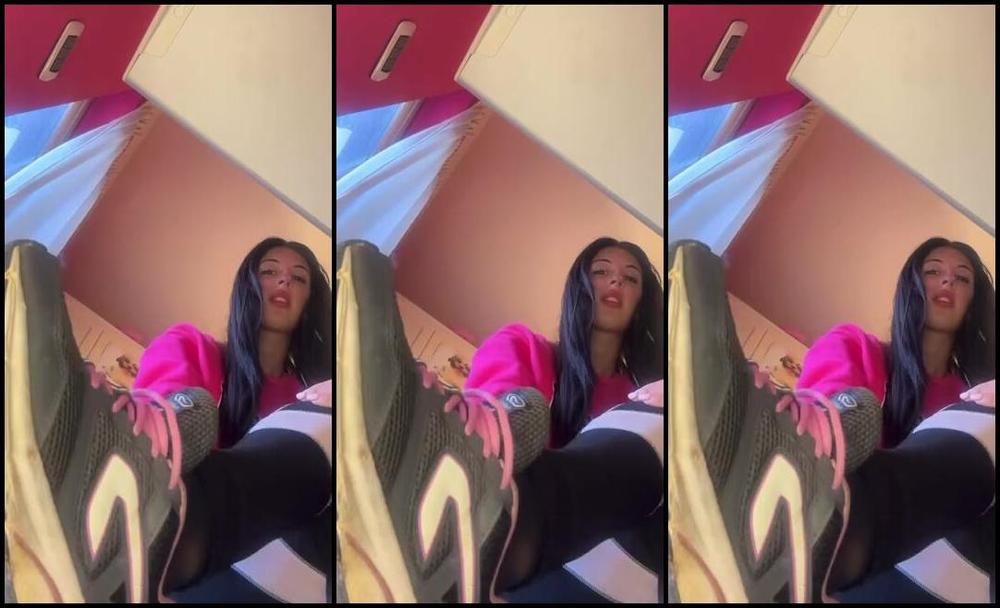 Sofia Ana Infinity Aka Infinityazzurra Foot Fetish 11 06 2024 Onlyfans Video Sotto La Scrivania