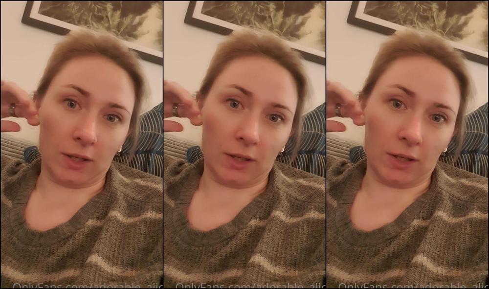 Adorable Alice Kiss My Boobie