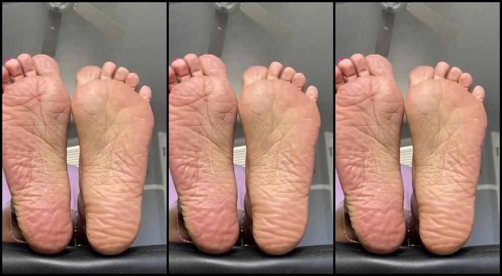 Deedeericanfeet 10 22 2024 Onlyfans Video As Requested Semi Dirty Dry Soles Rubbing Together