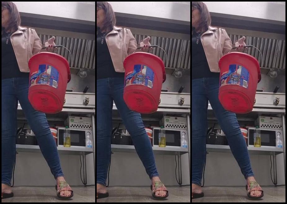 Miss B Nicknamed Missb52S Onlyfans 05 06 2024 Your Job Is To Scrub The Floor