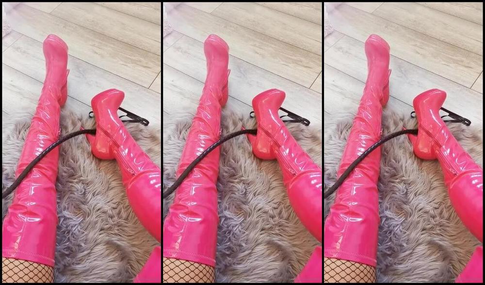 Miss Evie Lock Nicknamed Missevielock Onlyfans You Wish You Were Naked Chained Up Awaiting The Lashing I Woul