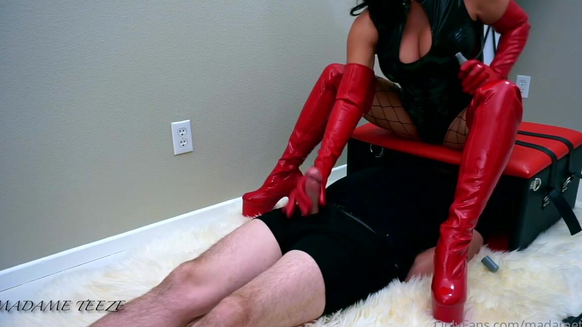 Madameteeze Onlyfans New Video Smother Box Ruin Im Conditioning My Slave To Get Aroused From My Scent