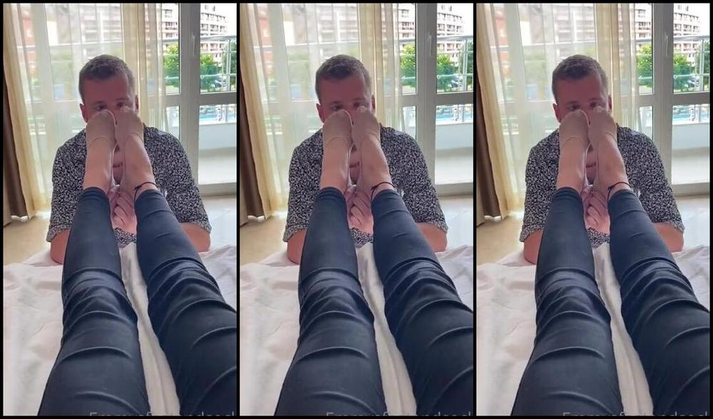 Emmysfeetandsocks Aka Emmyfeetandsocks Onlyfans It Was Time To Let My Bf Try My Super Smelly Nylons He Was Very Happy As You Can See But He Earnp