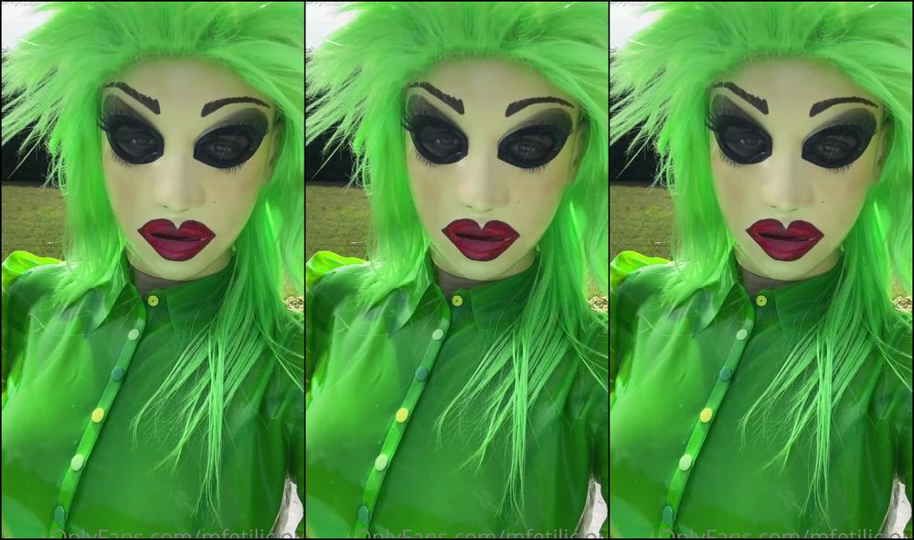 Mfetilicious Sunday Funday Here S Another Video Of The Green Punk Doll Look With A Lot Of Sw