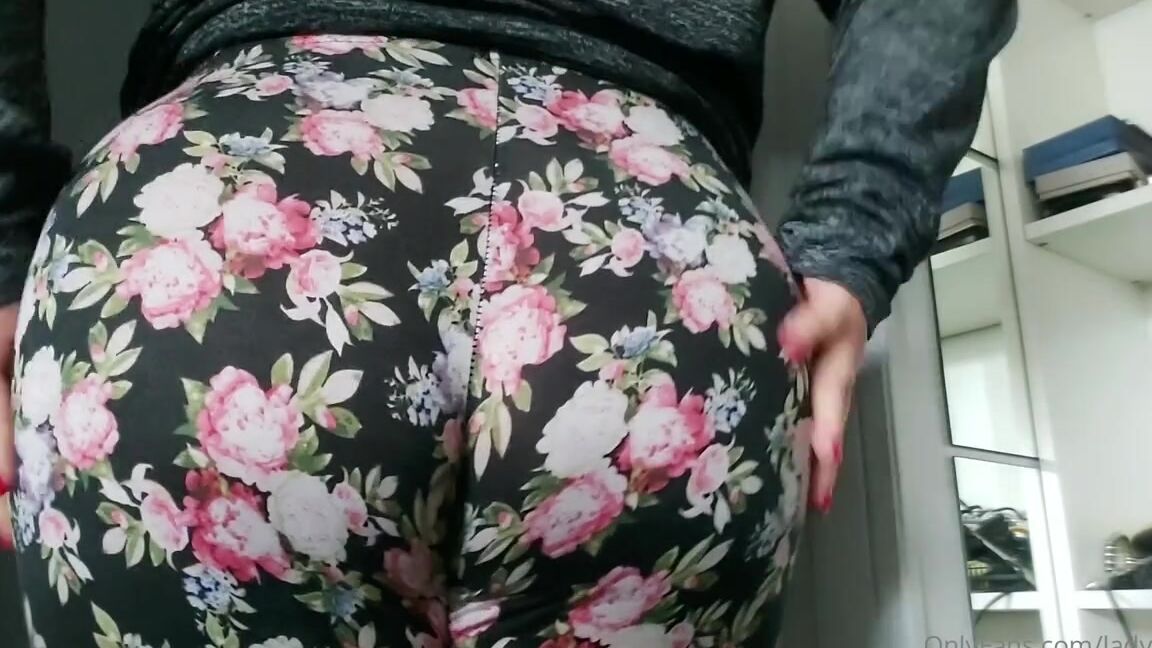 Lady Shayqoscuckoldress Nicknamed Ladyshay 05 23 2021 Onlyfans Video Who Is Gonna Sniff My Farts R